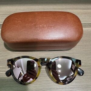 Illesteva Leonard in Tortoise & Rose Mirror Sunglasses